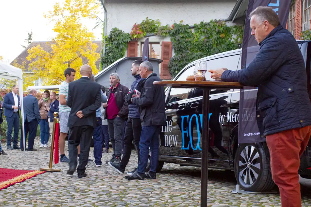 Clients du Groupe Chevalley au Cocktail dînatoire Mercedes Utilitaire au Domaine de Penet