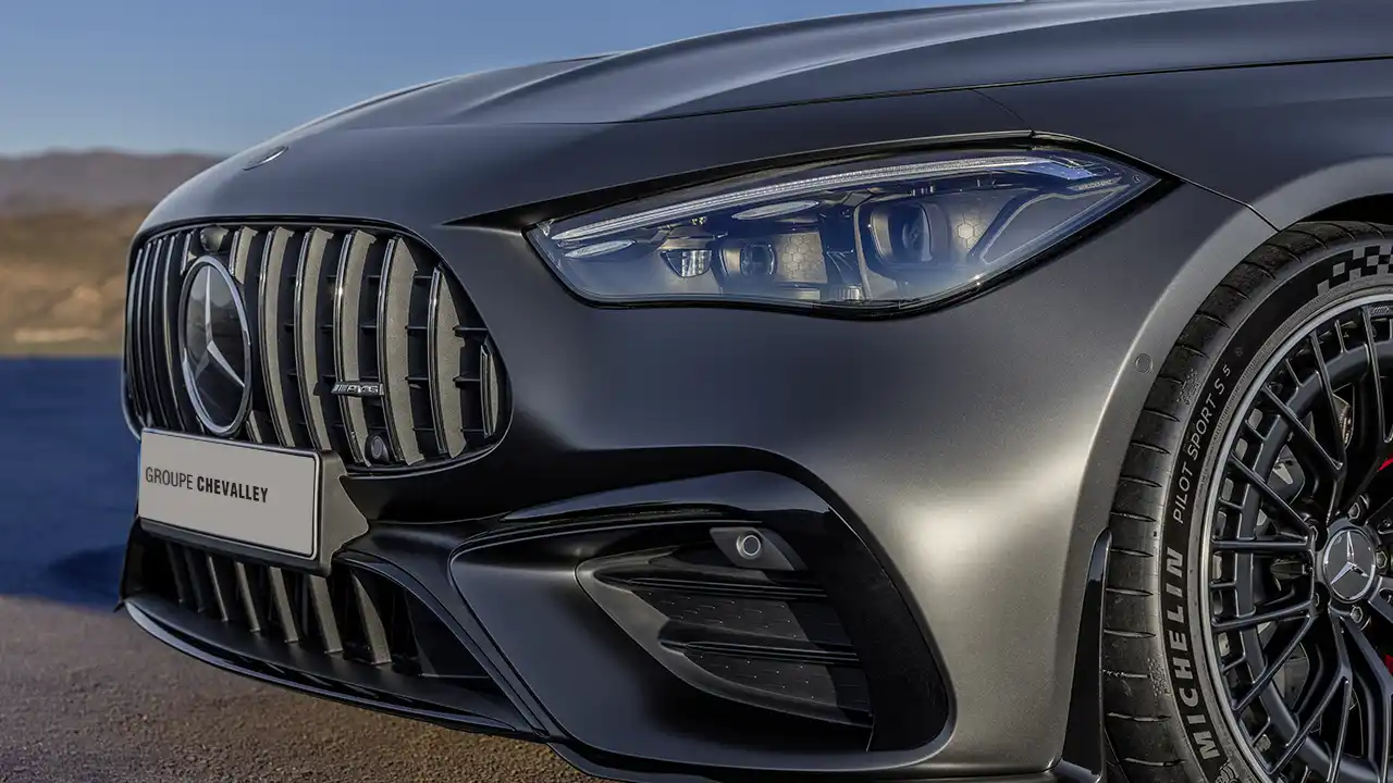 détail avant AMG CLE 53 4MATIC+ Coupé Groupe Chevalley