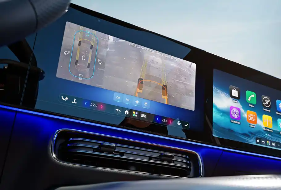 capot transparent de la GLB 250+ with EQ Technology