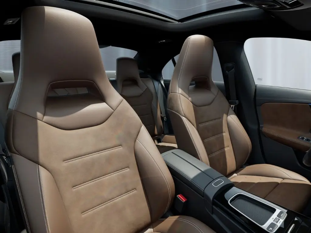 Mercedes Benz Chevalley | CLA coupé vue sièges avant