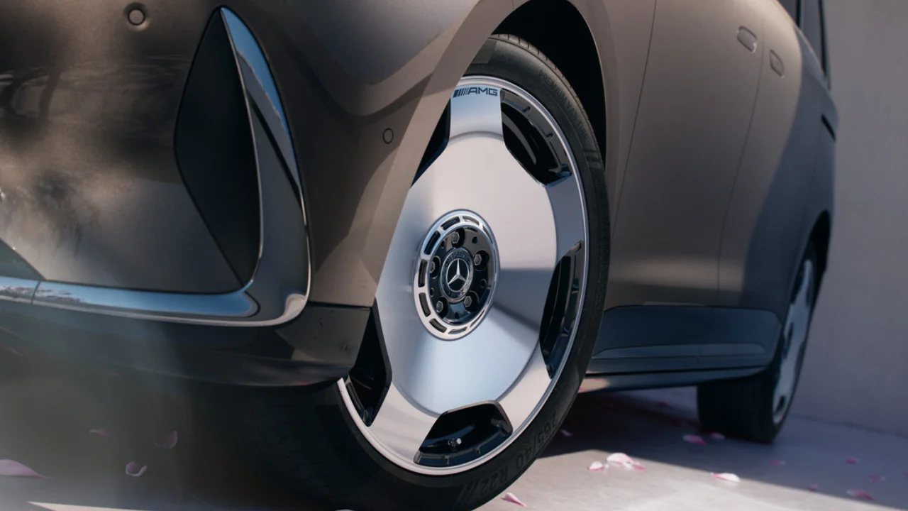 Roues du Mercedes VLE