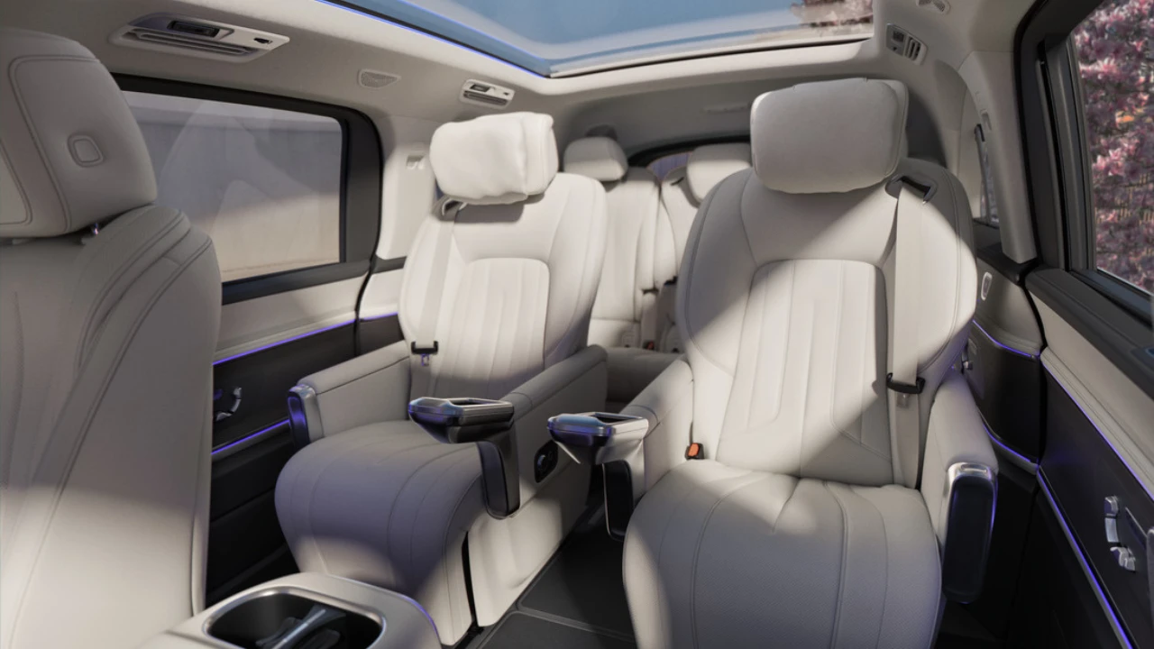 Intérieur du Mercedes-Benz VLE Polo Groupe Chevalley